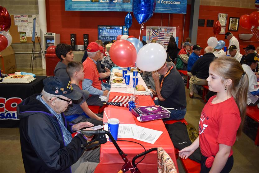 Students visit veterans